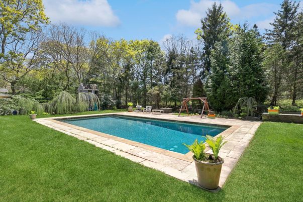 Exterior, Playground, Pool