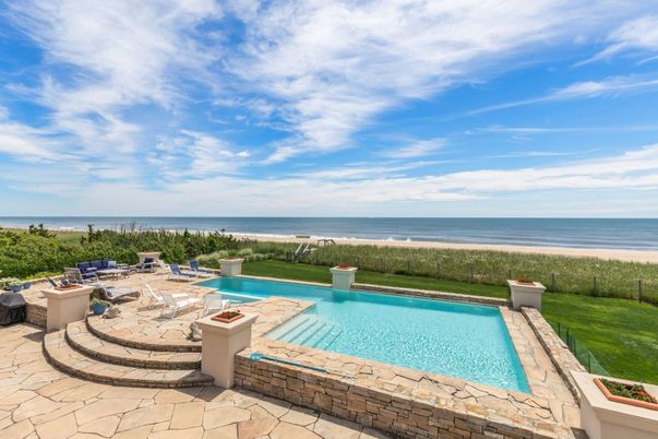 Exterior, Pool, Water