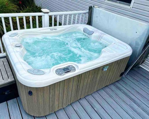 Exterior, Hot Tub