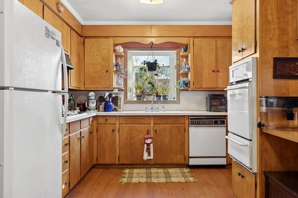 Interior, Kitchen, Pendant Lights, Wood Texture Flooring