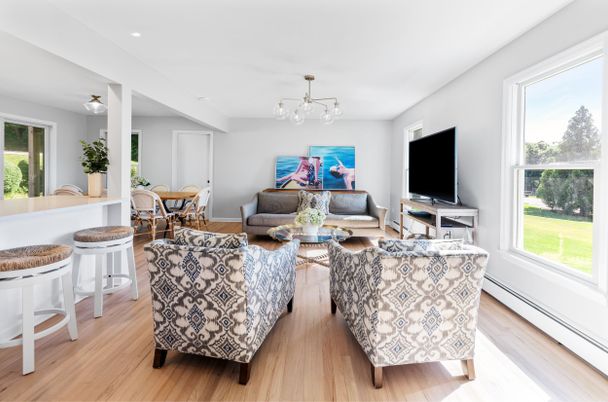 Dining room, Interior, Living room, Recessed Lighting, Wood Texture Flooring