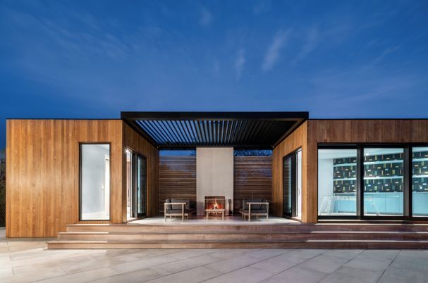 Exterior, Facade, Modern