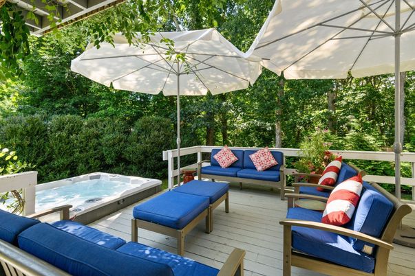 Exterior, Hot Tub
