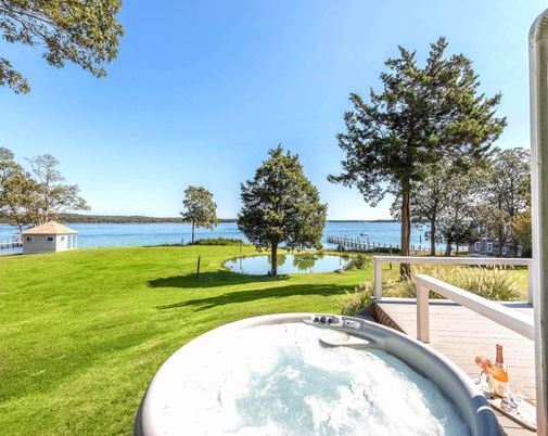 Exterior, Hot Tub, Water