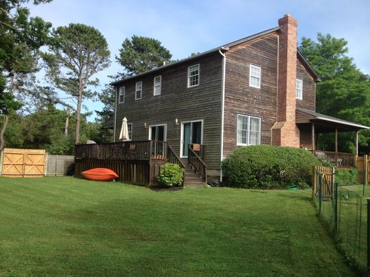 Backyard, Exterior, Facade, Brick Facade, Rowhouse