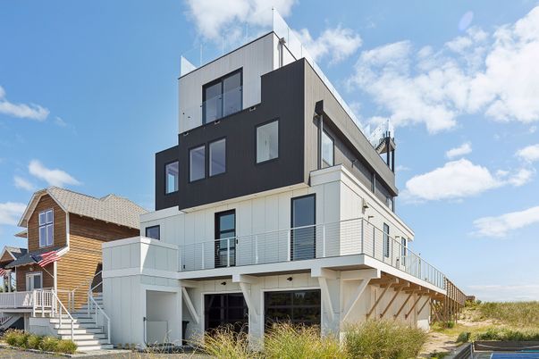 Exterior, Facade, Modern