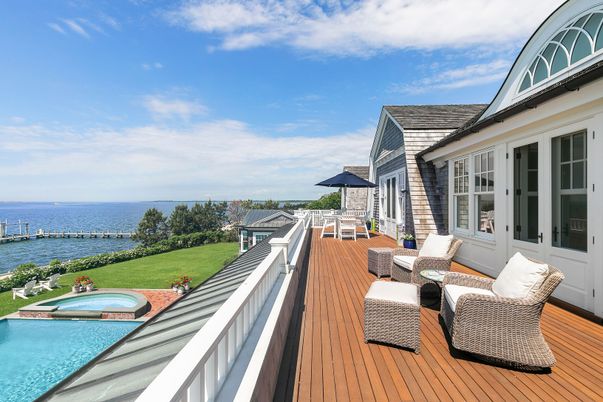 Exterior, Pool, Water