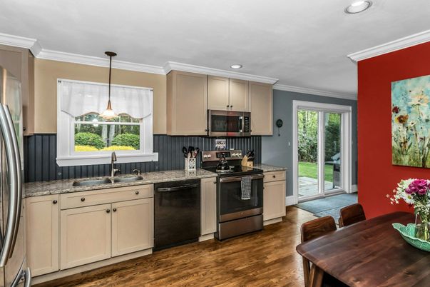 Interior, Kitchen, Pendant Lights, Recessed Lighting, Wood Texture Flooring