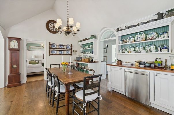 Chandelier, Dining room, Interior, Kitchen, Stainless Steel Appliances, Wood Texture Flooring