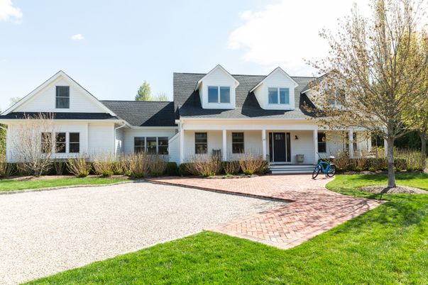 Exterior, Facade, Farmhouse