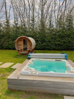 Backyard, Exterior, Hot Tub