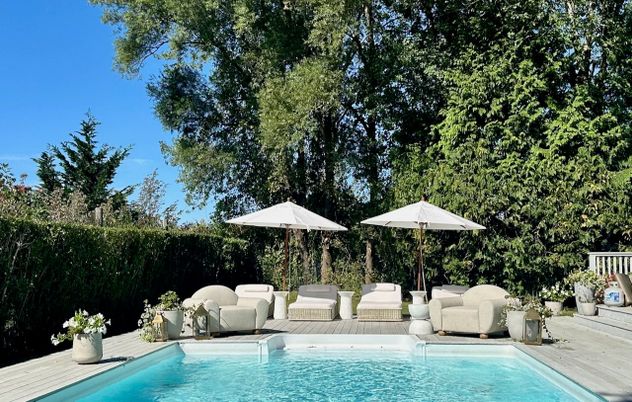 Exterior, Pool