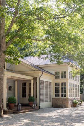 Exterior, Facade, Ranch