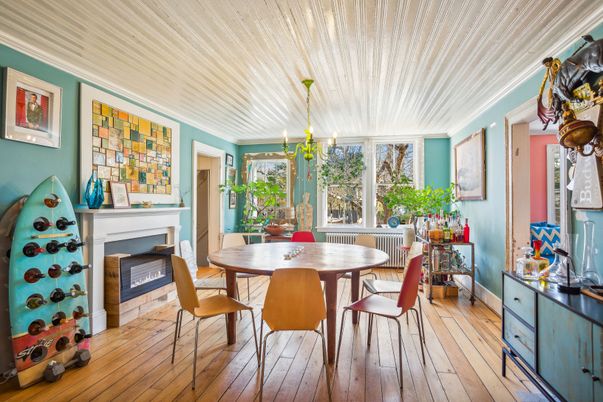 Chandelier, Dining room, Fireplace, Interior, Wood Texture Flooring