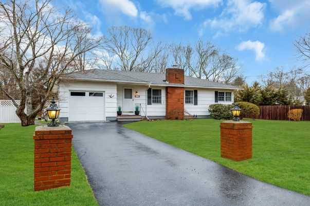 Attached, Exterior, Facade, Brick Facade, Ranch