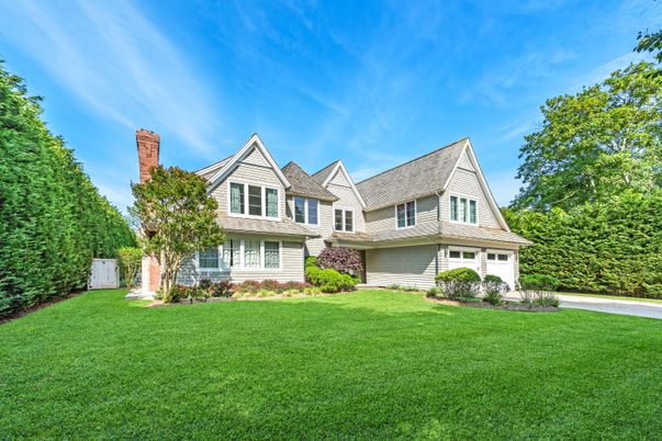 Attached, Backyard, Exterior, Facade, Queen Anne Victorian