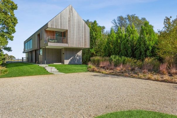 Backyard, Exterior, Facade, Modern