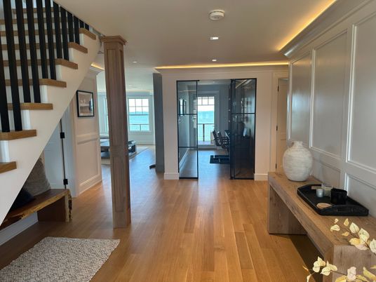 Interior, Recessed Lighting, Wood Texture Flooring