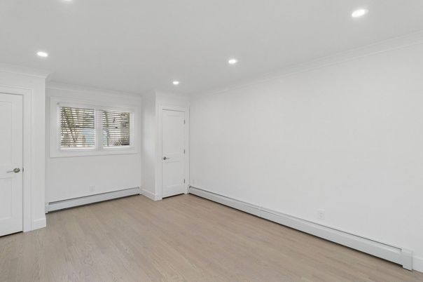 Empty room, Interior, Recessed Lighting, Wood Texture Flooring