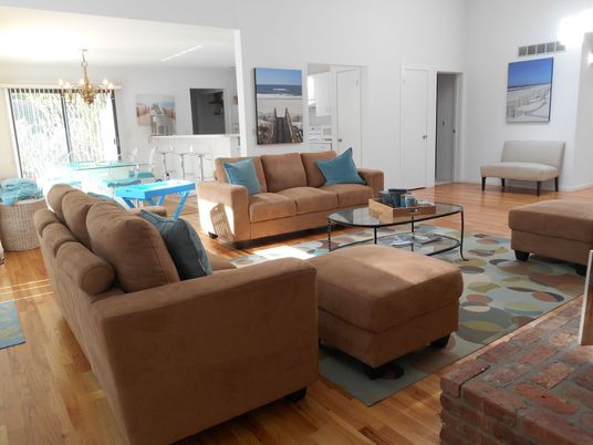 Chandelier, Interior, Living room, Wood Texture Flooring