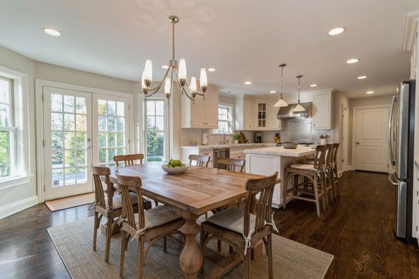 Chandelier, Dining room, Interior, Kitchen, Pendant Lights, Recessed Lighting, Stainless Steel Appliances, Wood Texture Flooring