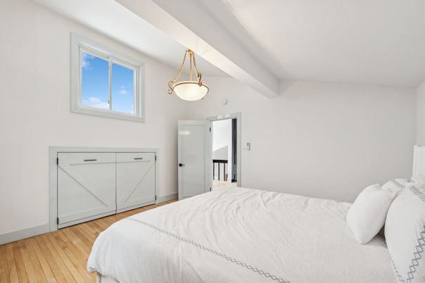 Bedroom, Interior, Pendant Lights, Wood Texture Flooring