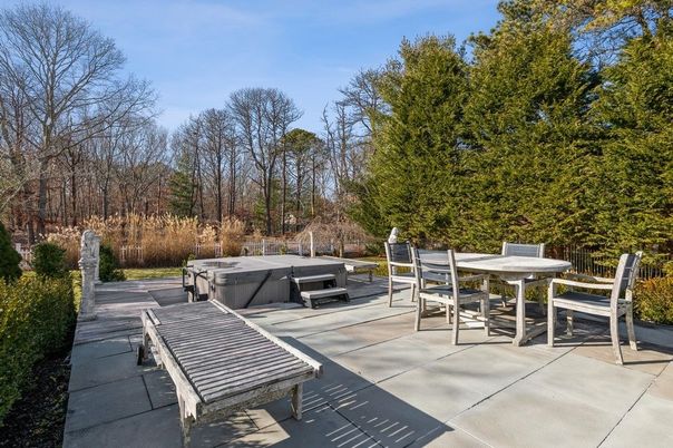 Exterior, Hot Tub