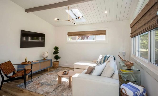 Interior, Living room, Recessed Lighting, Wooden Beams, Wood Texture Flooring