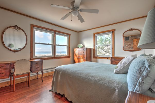 Bedroom, Interior, Water, Wood Texture Flooring