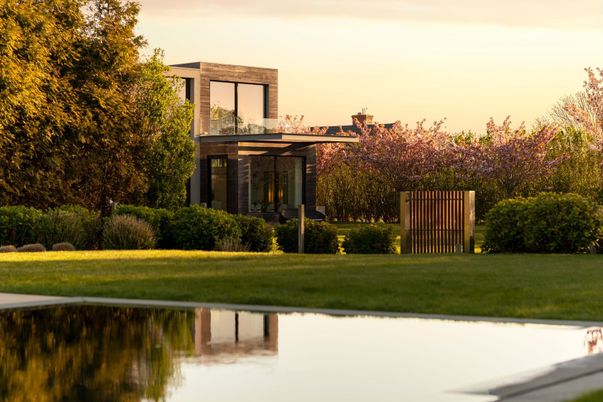 Backyard, Exterior, Facade, Modern