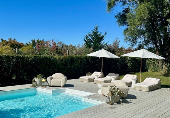 Exterior, Pool