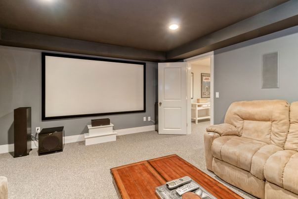 Interior, Projection Screen, Recessed Lighting, Theatre Room