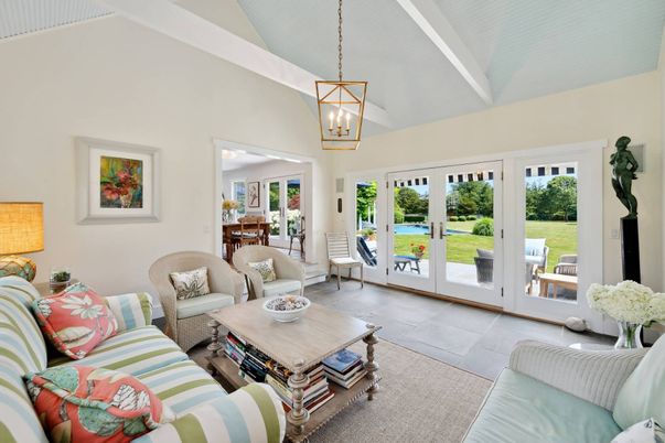 Interior, Living room, Pendant Lights