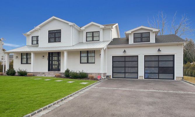 Attached, Exterior, Facade, Farmhouse