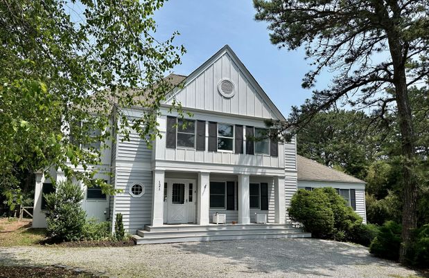 Exterior, Facade, Farmhouse