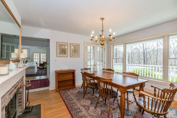 Chandelier, Dining room, Fireplace, Interior, Wood Texture Flooring