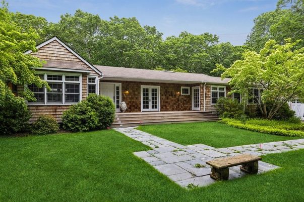 Backyard, Exterior, Facade, Ranch