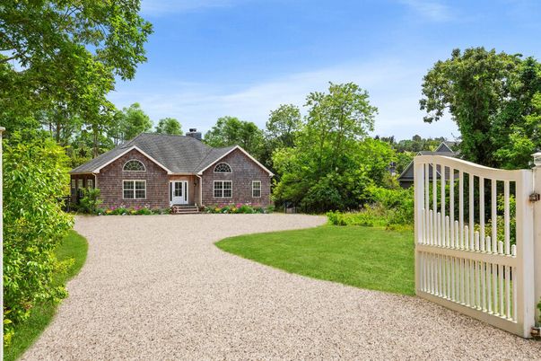 Backyard, Exterior, Facade, Brick Facade, French Provincial