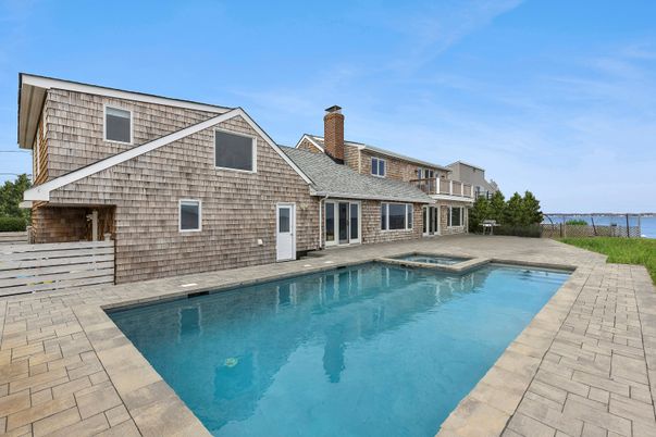 Exterior, Pool, Water