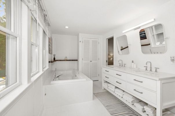 Bathroom, Dual Sink Vanities, Interior, Recessed Lighting
