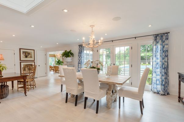 Chandelier, Dining room, Interior, Recessed Lighting, Wood Texture Flooring