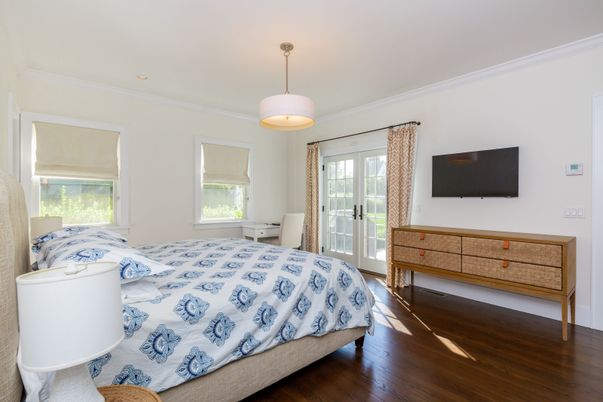 Bedroom, Interior, Pendant Lights, Wood Texture Flooring