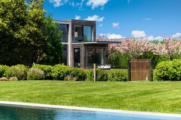 Backyard, Exterior, Facade, Modern