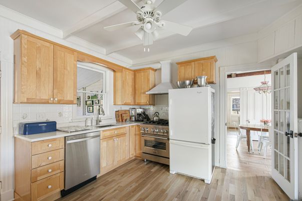 Dining room, Interior, Kitchen, Stainless Steel Appliances, Wood Texture Flooring