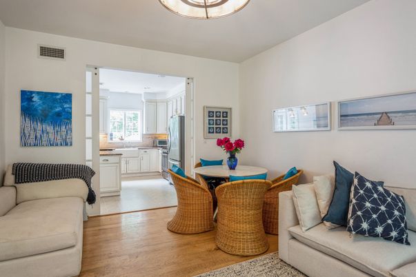 Dining room, Interior, Kitchen, Stainless Steel Appliances, Wood Texture Flooring