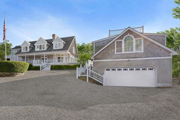 Attached, Exterior, Facade, Cape Cod