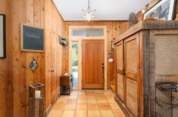 Interior, Pendant Lights, Wooden Walls