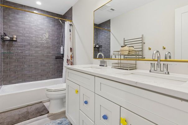 Bathroom, Dual Sink Vanities, Interior, Recessed Lighting