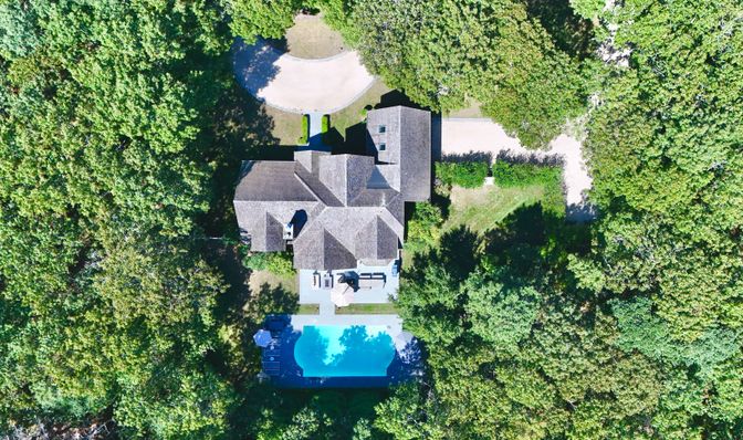 Exterior, Drone