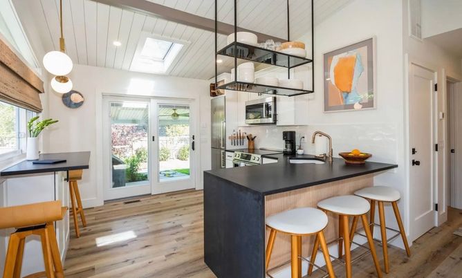 Interior, Kitchen, Pendant Lights, Recessed Lighting, Wood Texture Flooring
